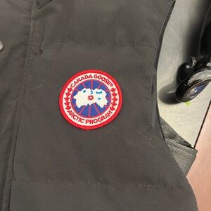 Canada Goose Men’s Puffer Jacket in Black